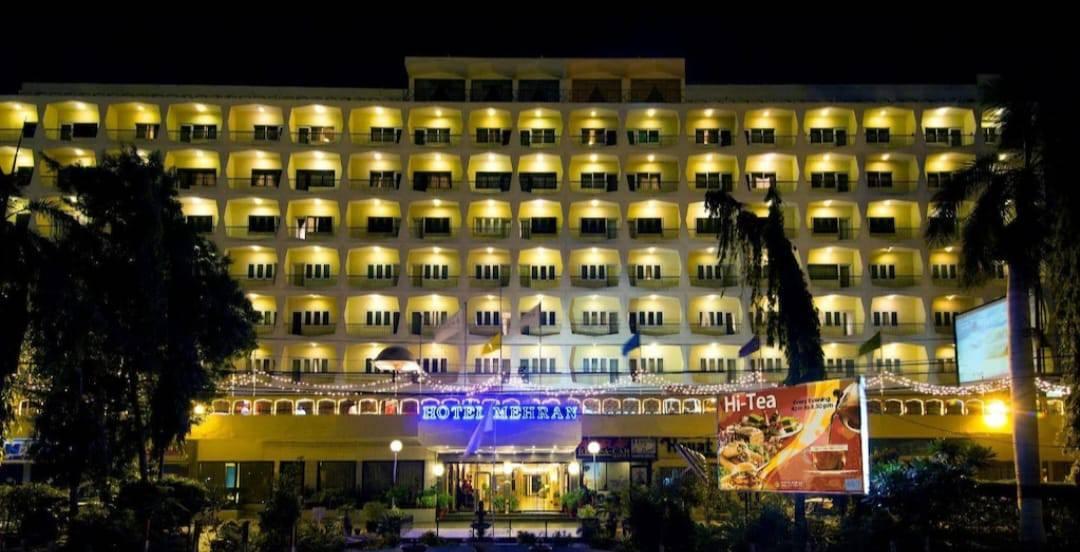 Kanwal Restaurant -  Hotel Mehran